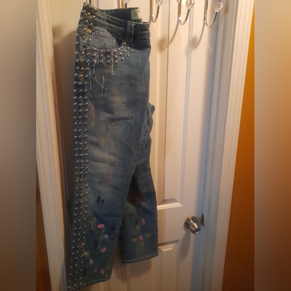 Customise Studed Jean - Picture 6 of 6